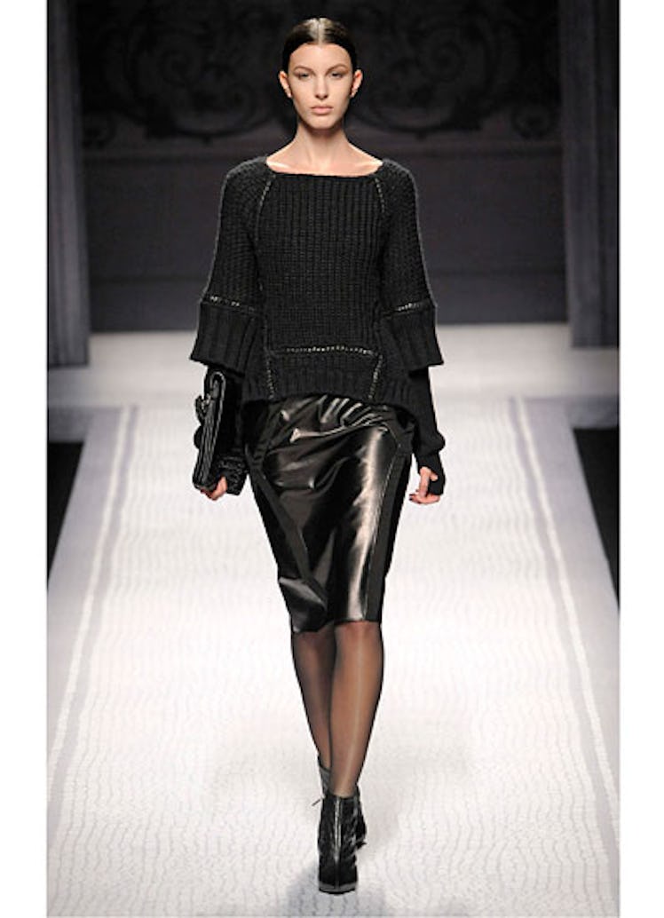 fass-alberta-ferretti-fall-2012-runway-12-v.jpg