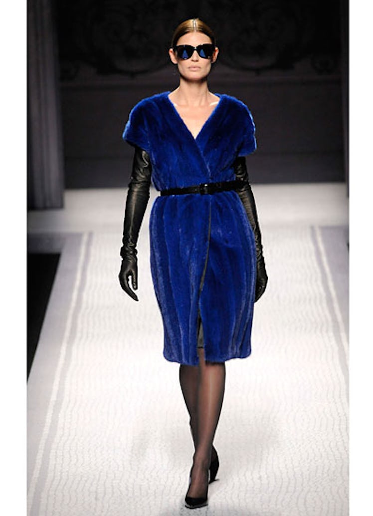 fass-alberta-ferretti-fall-2012-runway-15-v.jpg