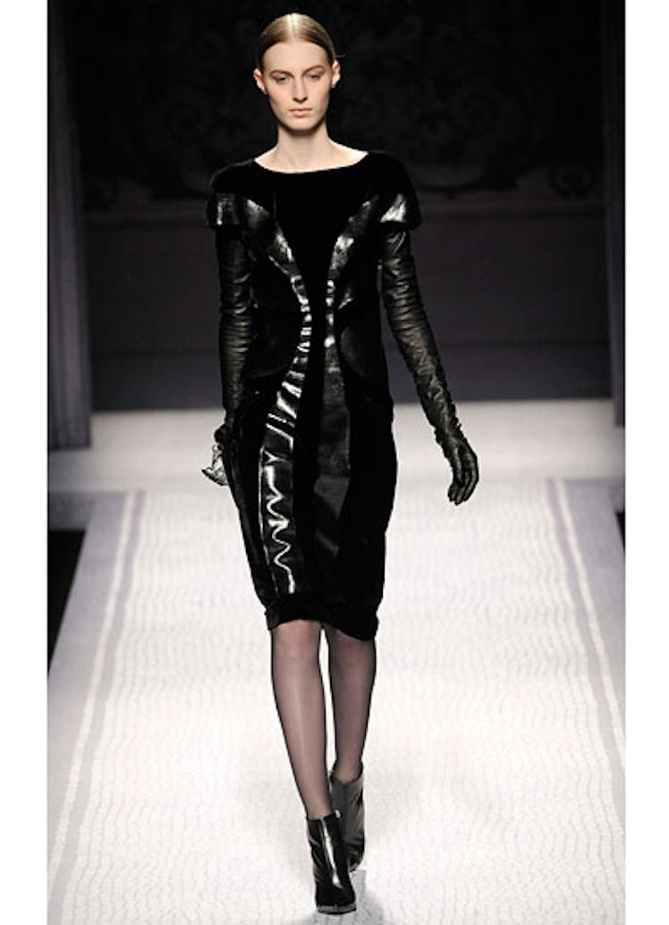 fass-alberta-ferretti-fall-2012-runway-26-v.jpg