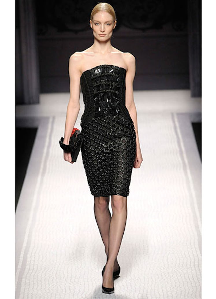 fass-alberta-ferretti-fall-2012-runway-32-v.jpg