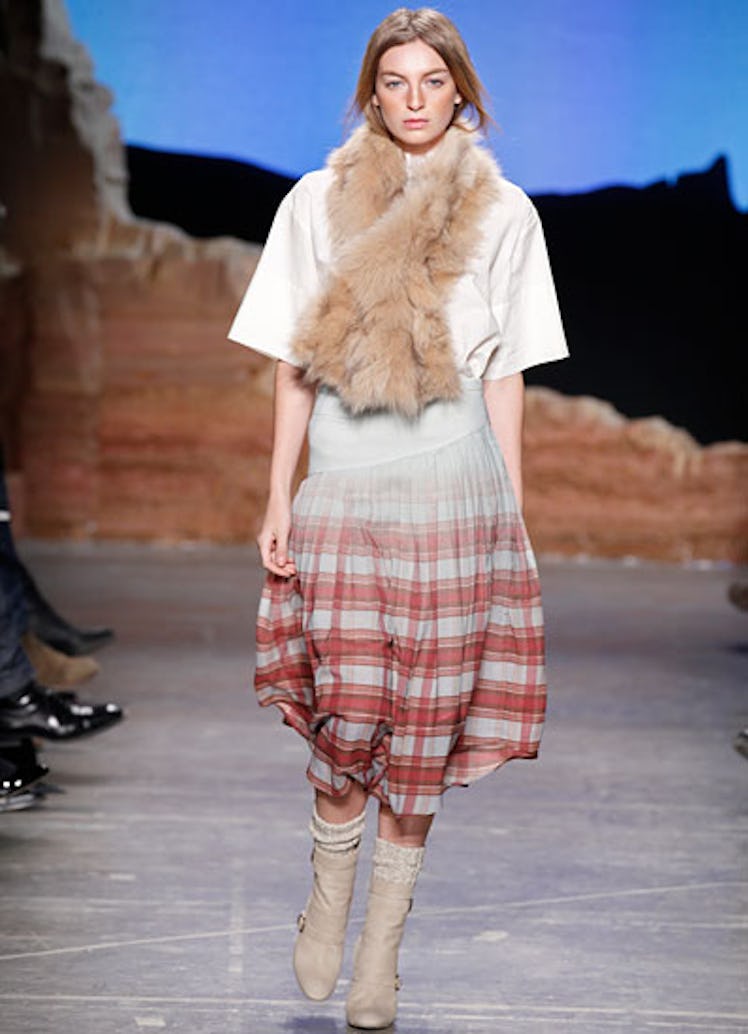 fass-band-of-outsiders-fall-2012-runway-05-v.jpg