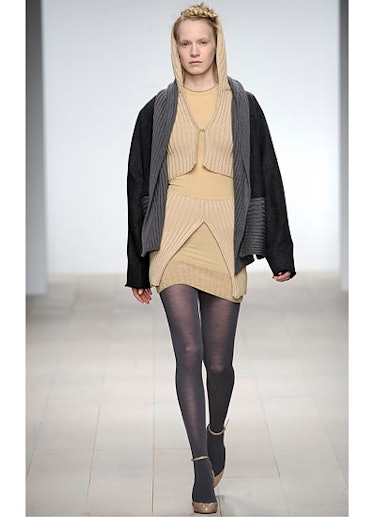 fass-mark-fast-fall-2012-runway-05-v.jpg