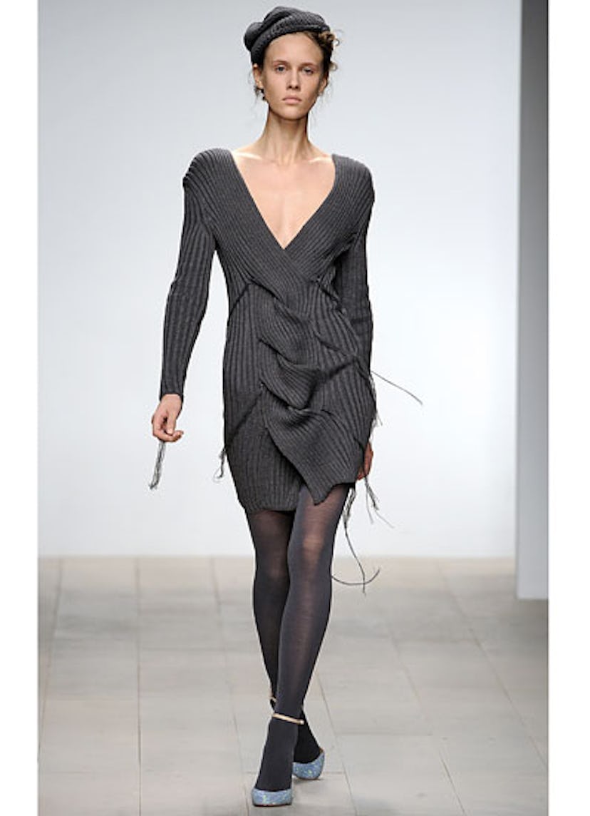 fass-mark-fast-fall-2012-runway-01-v.jpg