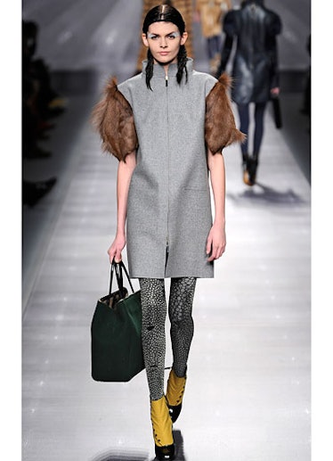 fass-fendi-fall-2012-runway-15-v.jpg