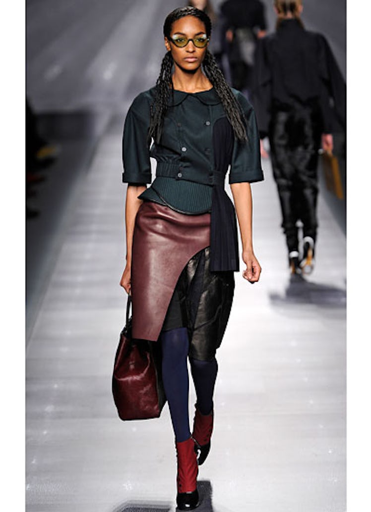 fass-fendi-fall-2012-runway-28-v.jpg