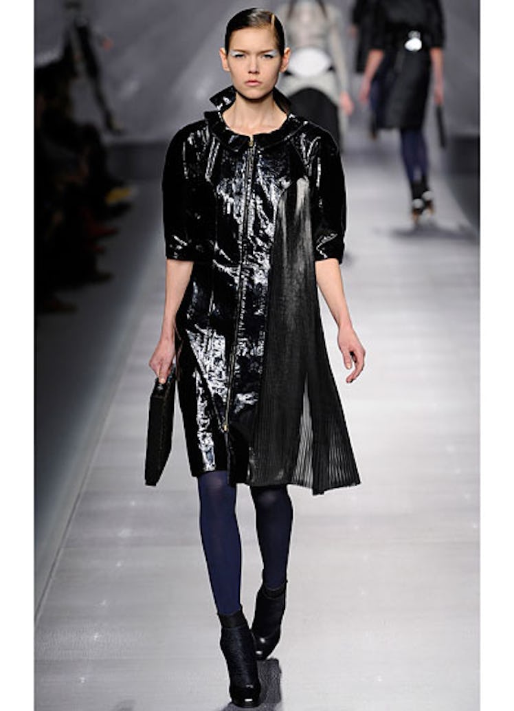 fass-fendi-fall-2012-runway-35-v.jpg