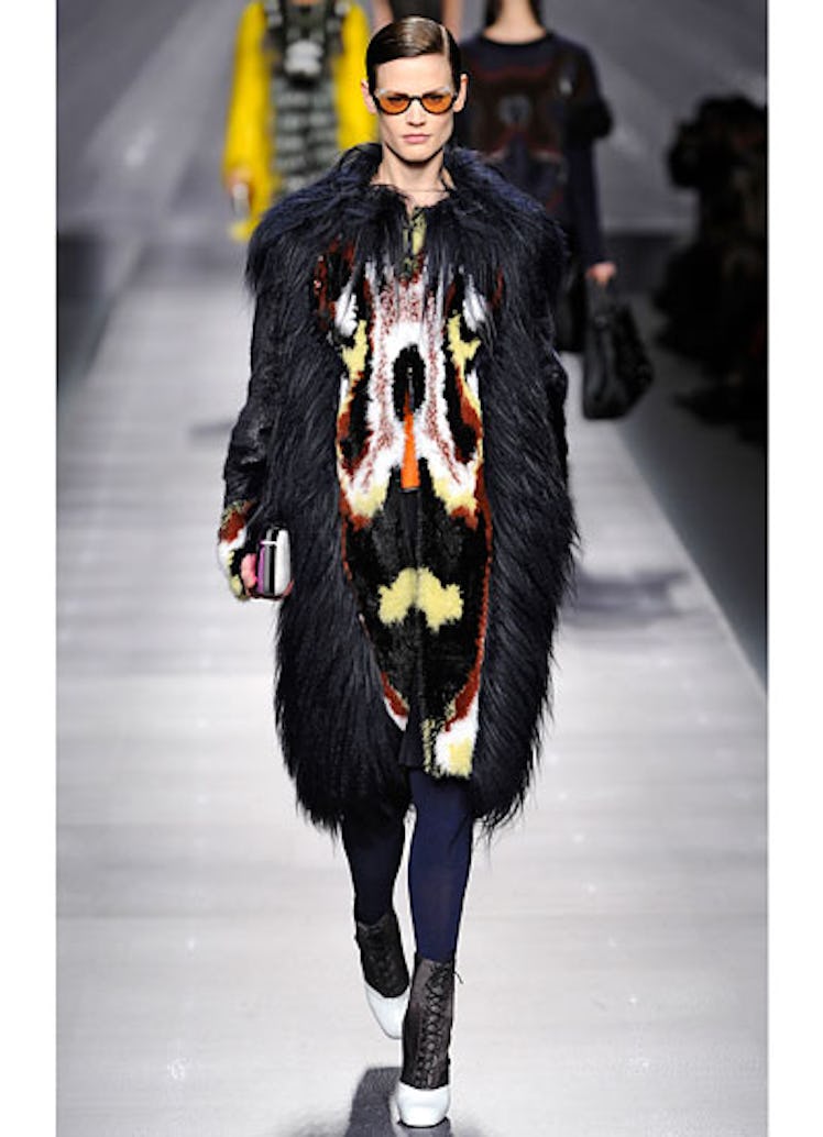 fass-fendi-fall-2012-runway-43-v.jpg