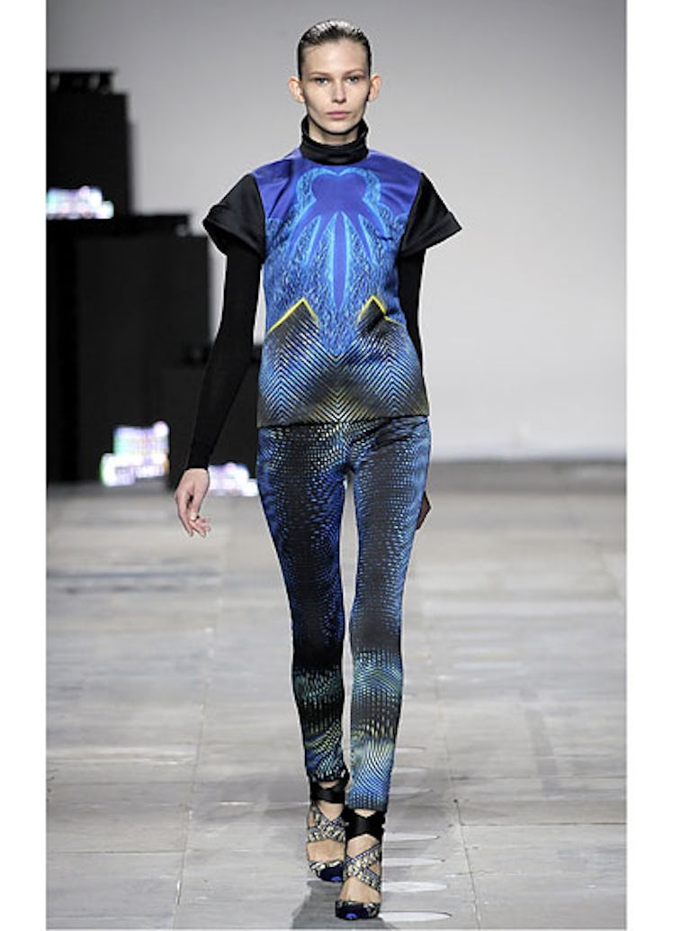 fass-peter-pilotto-fall-2012-runway-06-v.jpg