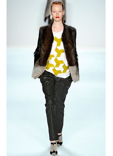 fass-narciso-rodriguez-fall-2012-runway-22-v.jpg