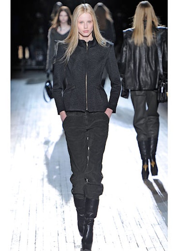 fass-theysken-theory-fall-2012-runway-07-v.jpg