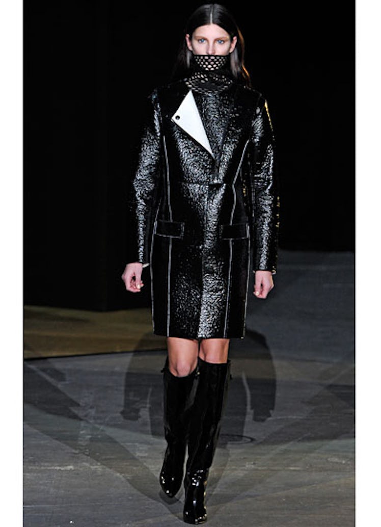 fass-alexander-wang-fall-2012-runway-04-v.jpg