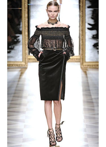 fass-salvatore-ferragamo-fall-2012-runway-09-v.jpg