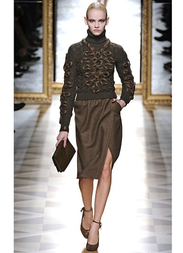 fass-salvatore-ferragamo-fall-2012-runway-27-v.jpg