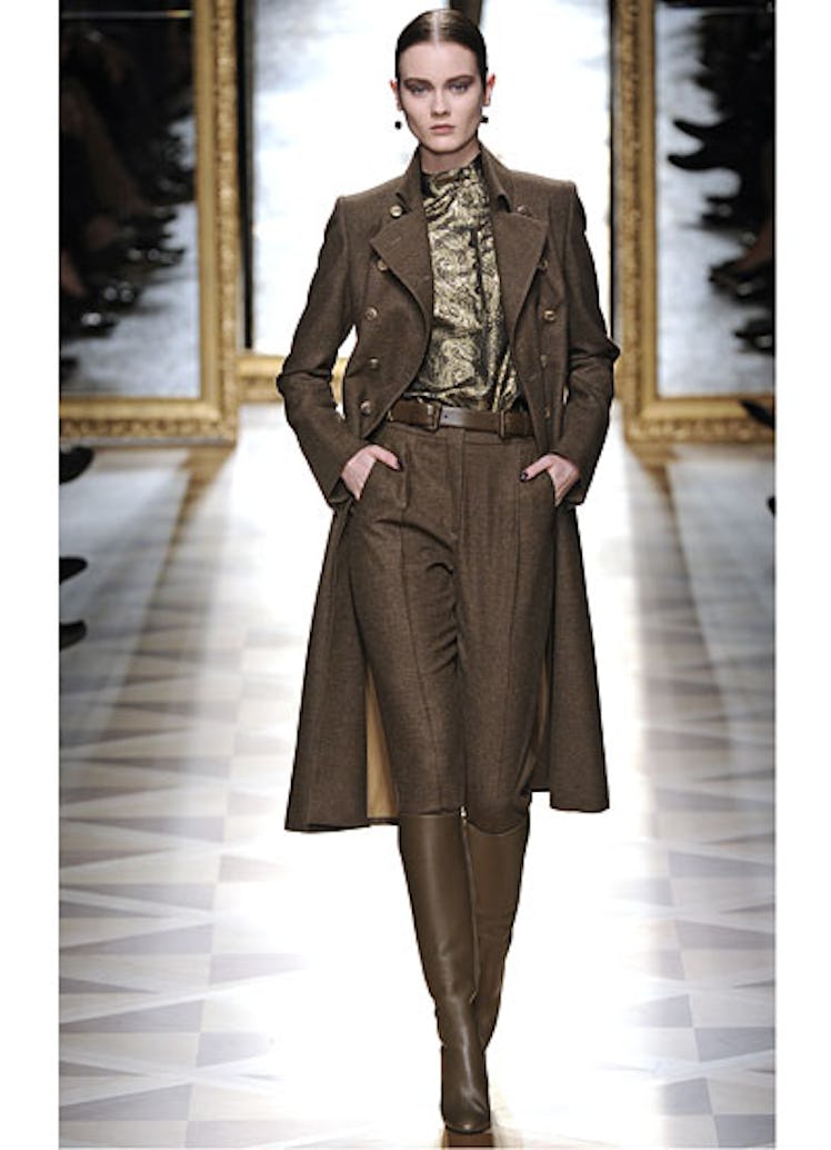 fass-salvatore-ferragamo-fall-2012-runway-29-v.jpg