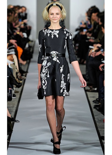 fass-oscar-de-la-renta-fall-2012-runway-02-v.jpg