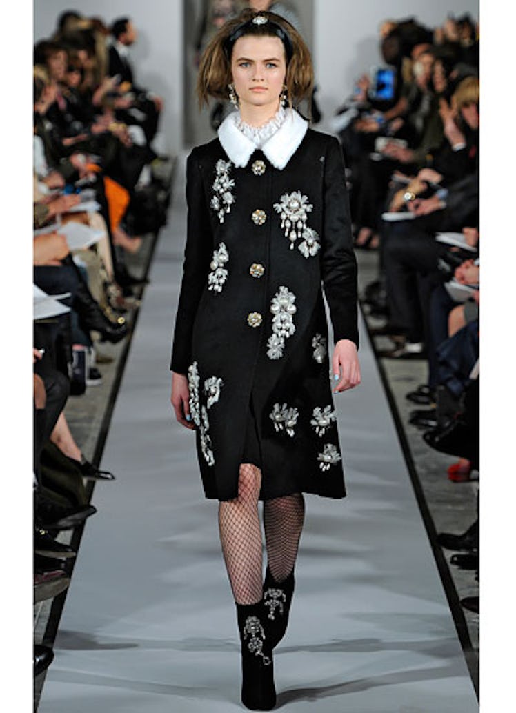 fass-oscar-de-la-renta-fall-2012-runway-06-v.jpg