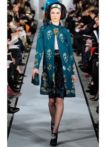 fass-oscar-de-la-renta-fall-2012-runway-18-v.jpg