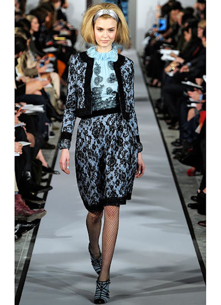 fass-oscar-de-la-renta-fall-2012-runway-28-v.jpg