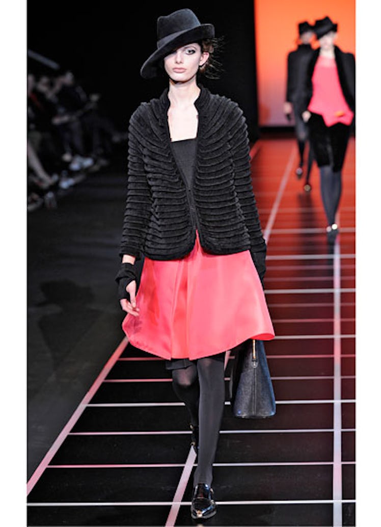 fass-giorgio-armani-fall-2012-runway-30-v.jpg