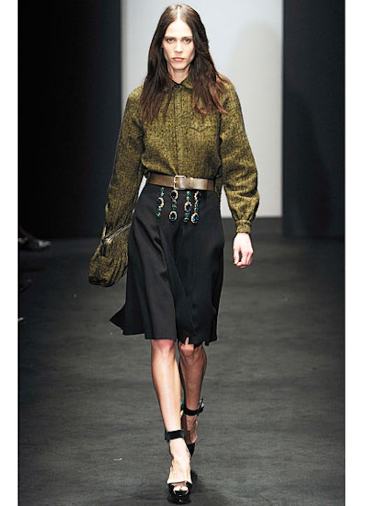 fass-no-21-fall-2012-runway-09-v.jpg