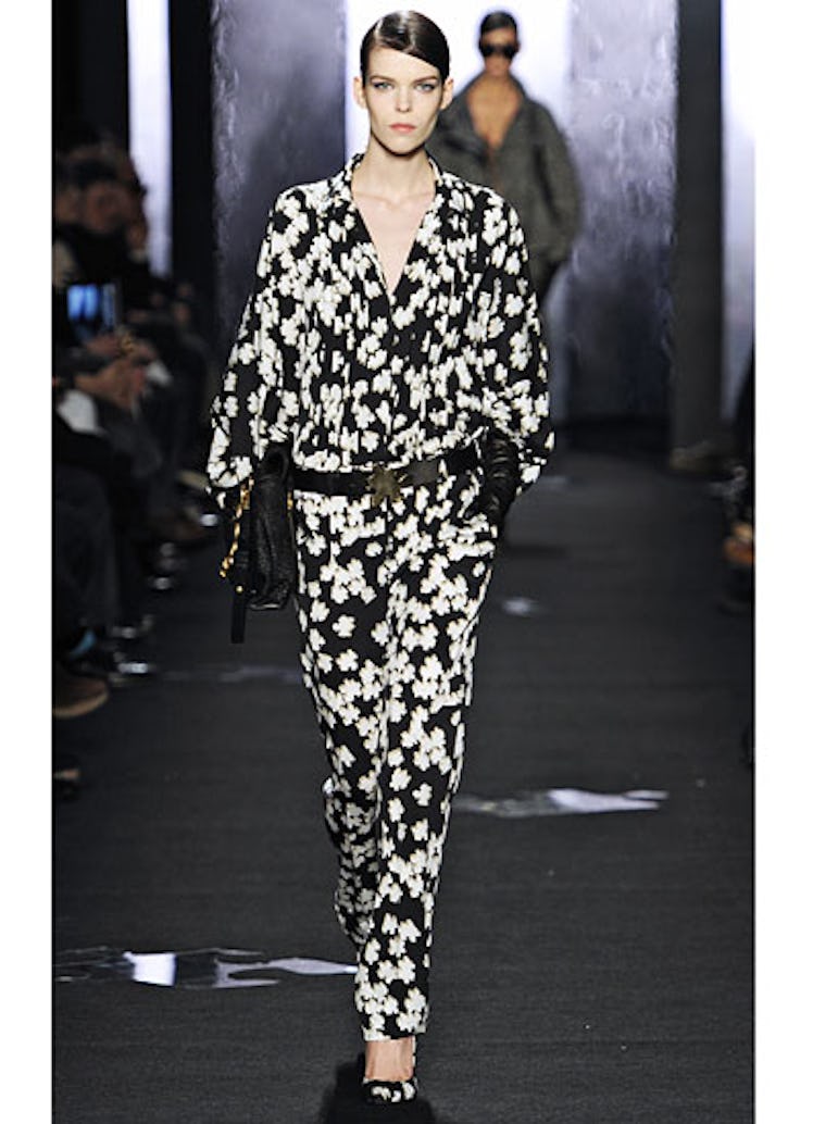 fass-dvf-fall-2012-runway-21-v.jpg