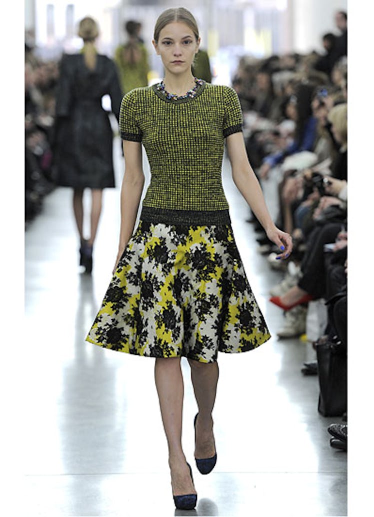 fass-erdem-fall-2012-runway-07-v.jpg