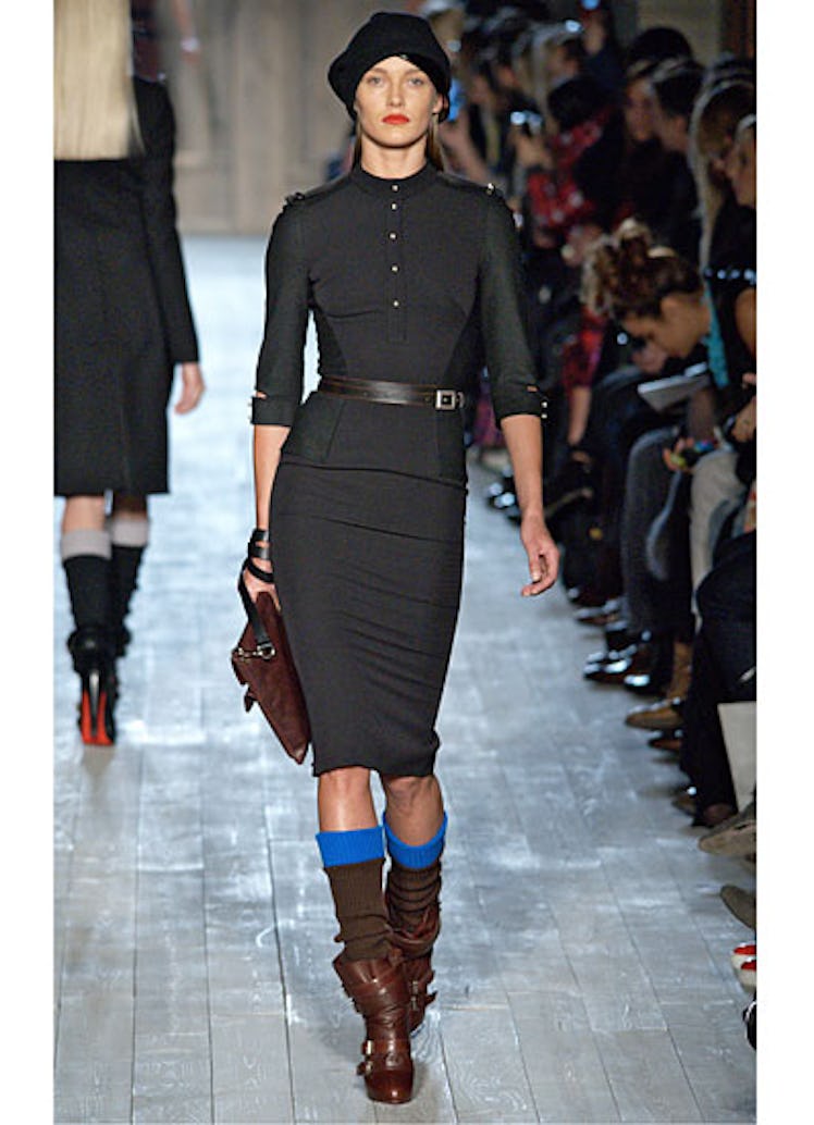 fass-victoria-beckham-fall-2012-runway-04-v.jpg