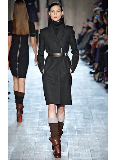 fass-victoria-beckham-fall-2012-runway-09-v.jpg