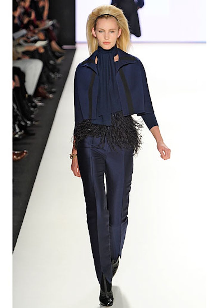 fass-carolina-herrera-fall-2012-runway-05-v.jpg