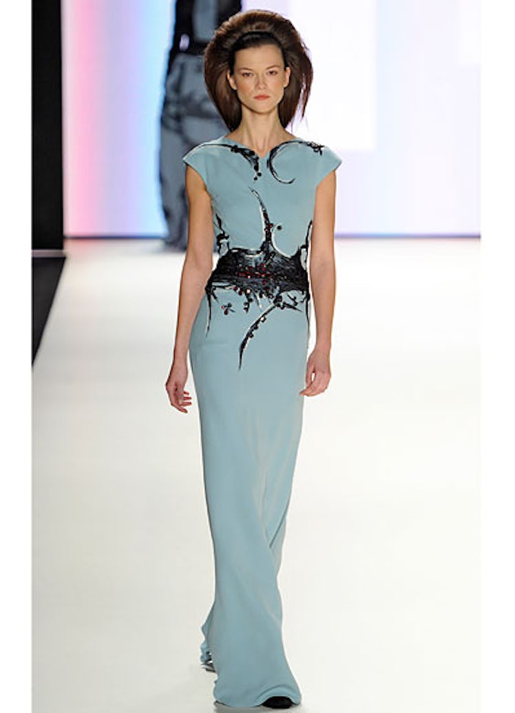 fass-carolina-herrera-fall-2012-runway-13-v.jpg