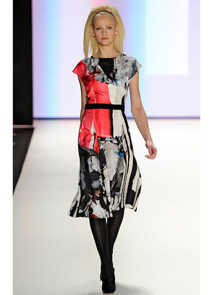 fass-carolina-herrera-fall-2012-runway-33-v.jpg