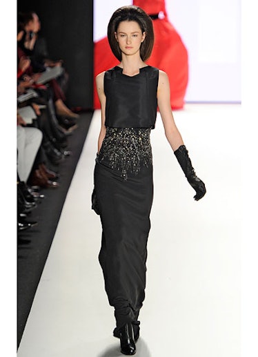 fass-carolina-herrera-fall-2012-runway-39-v.jpg