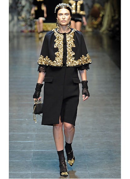 fass-dolce-and-gabbana-fall-2012-runway-01-v.jpg