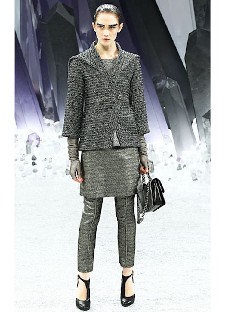 fass-chanel-fall-2012-runway-42-v.jpg