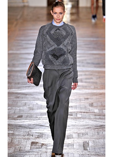 fass-stella-mccartney-fall-2012-runway-19-v.jpg