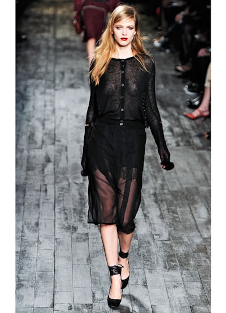 fass-nina-ricci-fall-2012-runway-13-v.jpg