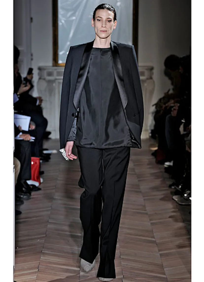 fass-maison-martin-margiela-fall-2012-runway-01-v.jpg