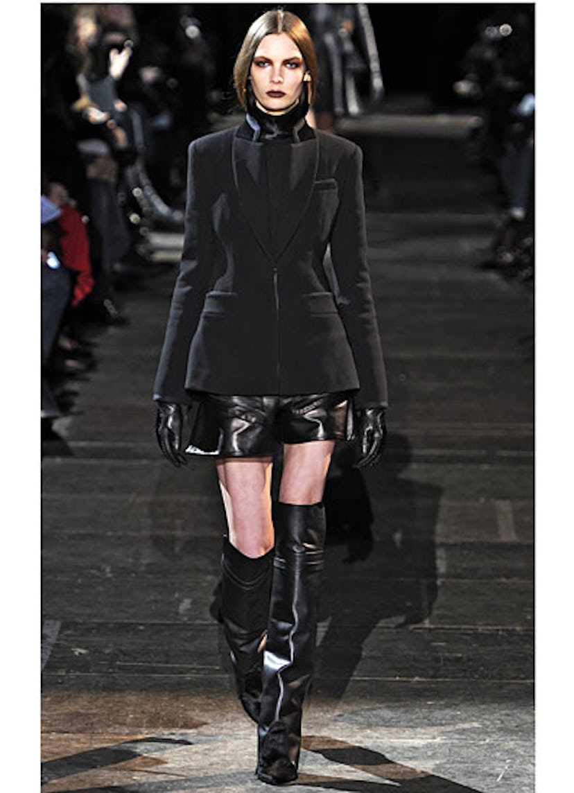 fass-givenchy-fall-2012-runway-01-v.jpg