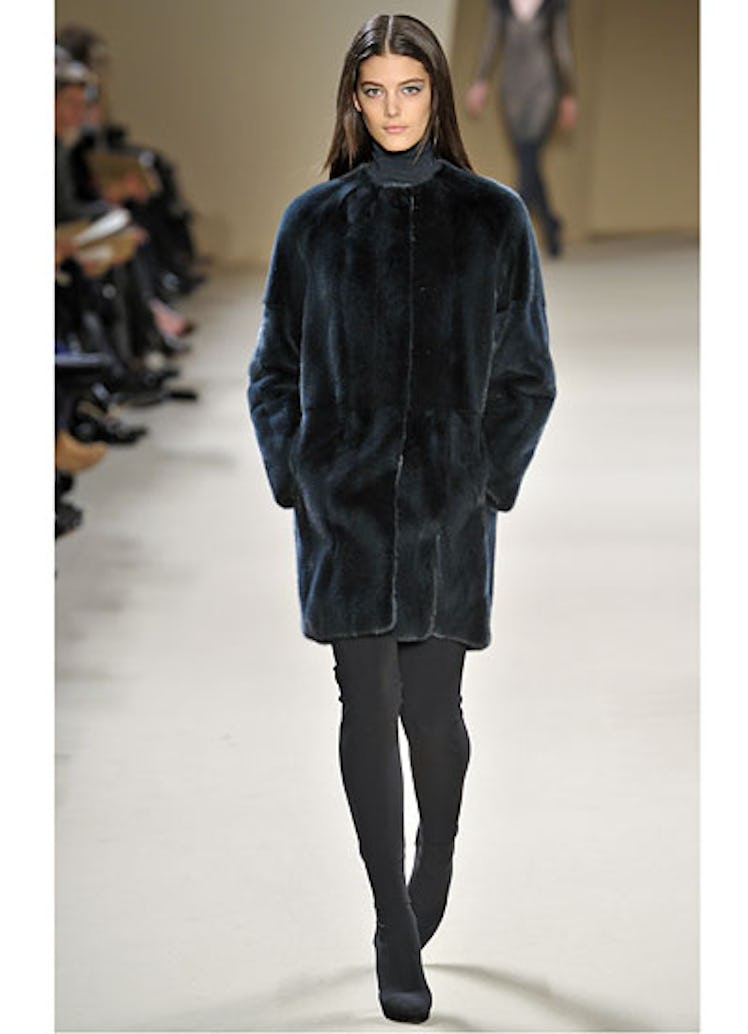 fass-akris-fall-2012-runway-13-v.jpg