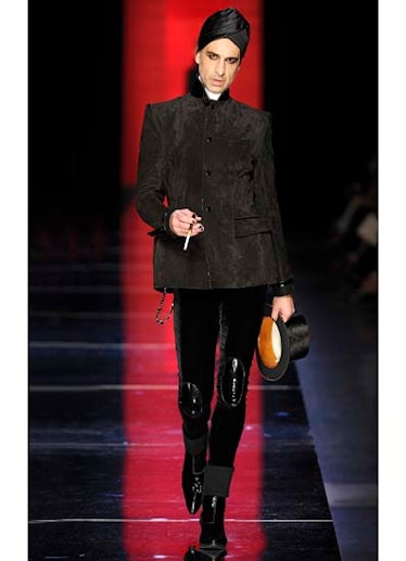 fass-jean-paul-gaultier-couture-2012-runway-04-v.jpg