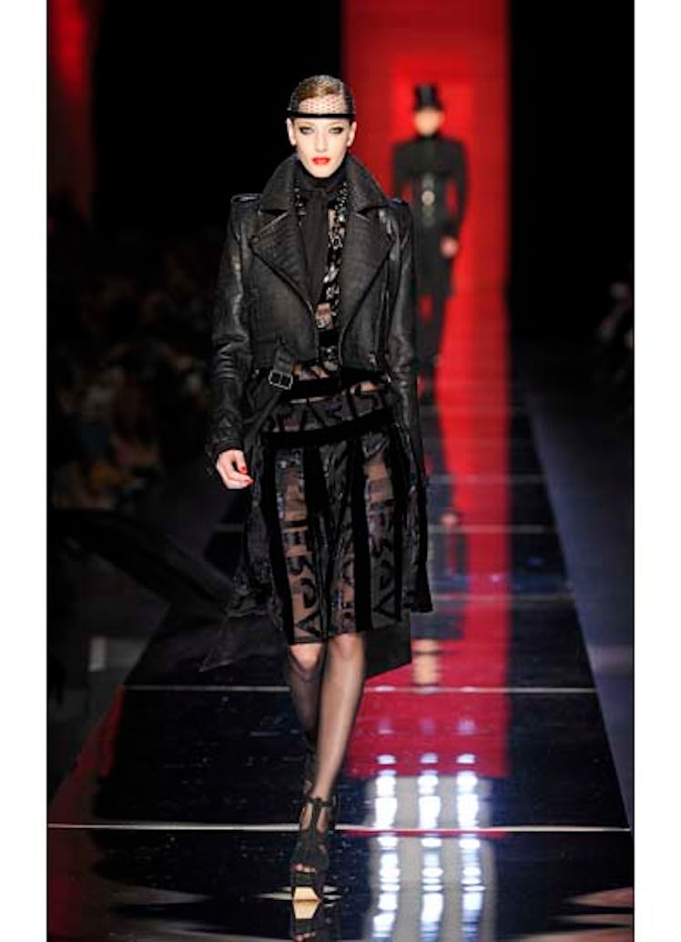 fass-jean-paul-gaultier-couture-2012-runway-10-v.jpg