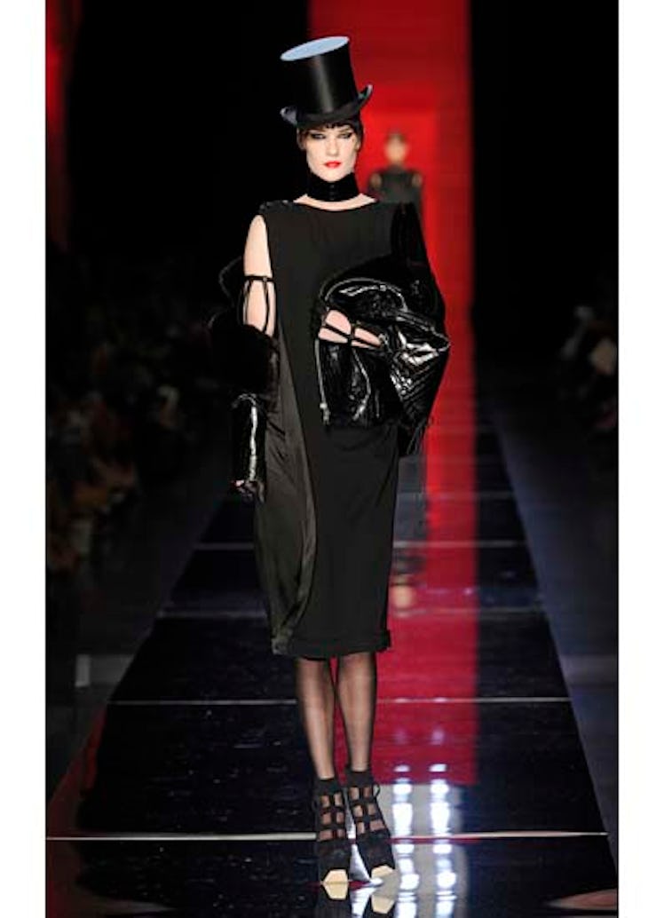 fass-jean-paul-gaultier-couture-2012-runway-14-v.jpg