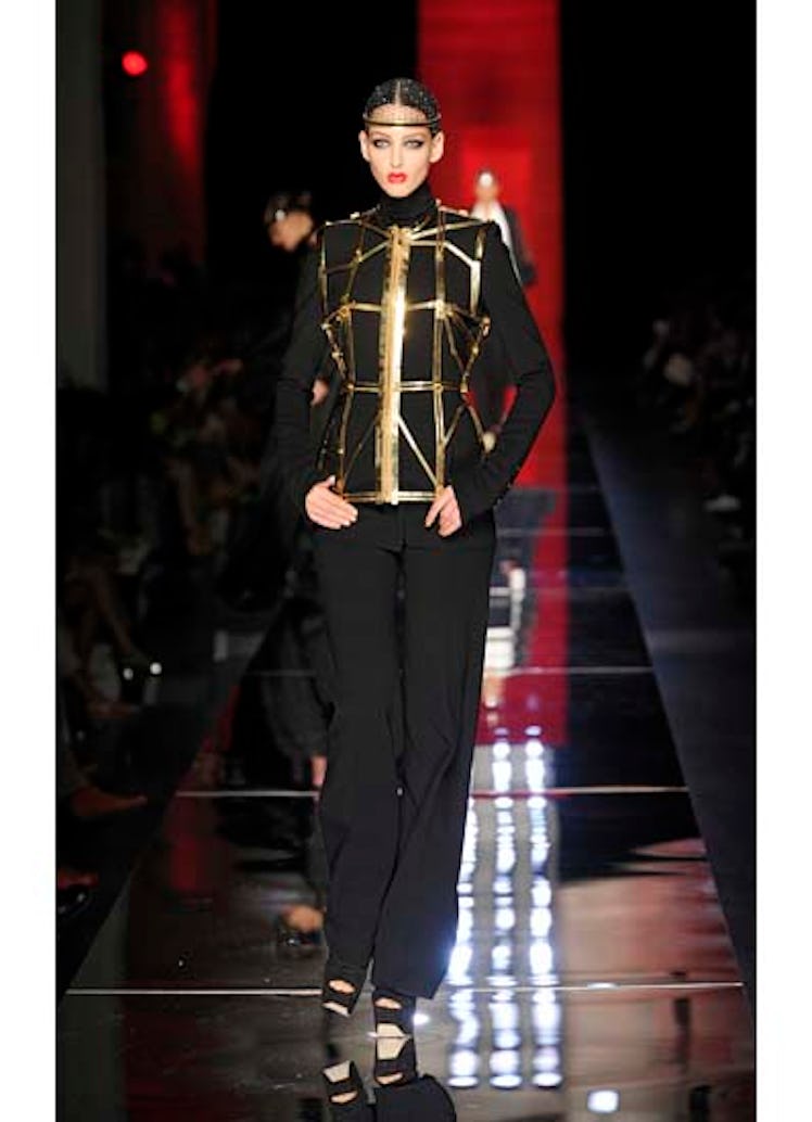 fass-jean-paul-gaultier-couture-2012-runway-16-v.jpg