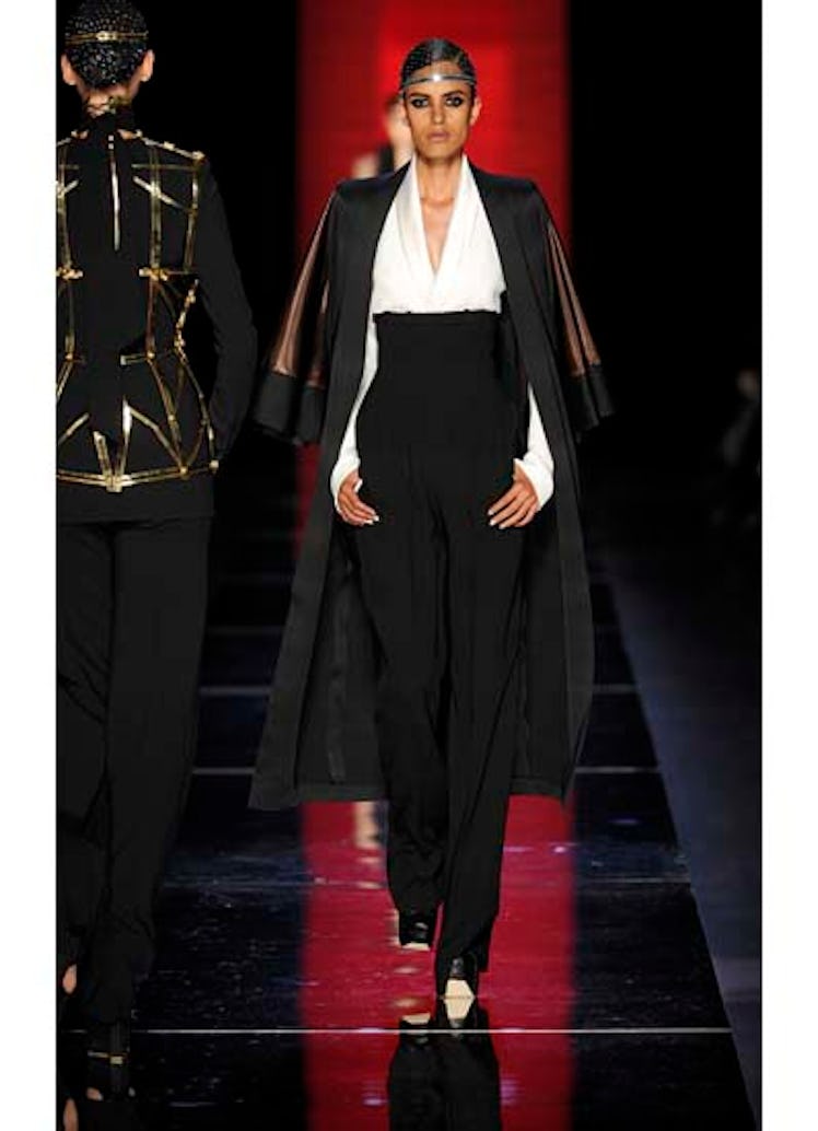 fass-jean-paul-gaultier-couture-2012-runway-17-v.jpg