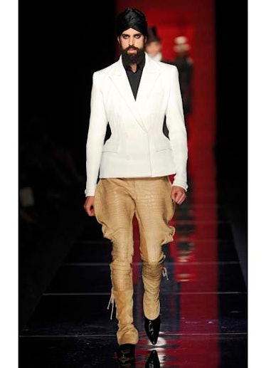 fass-jean-paul-gaultier-couture-2012-runway-21-v.jpg