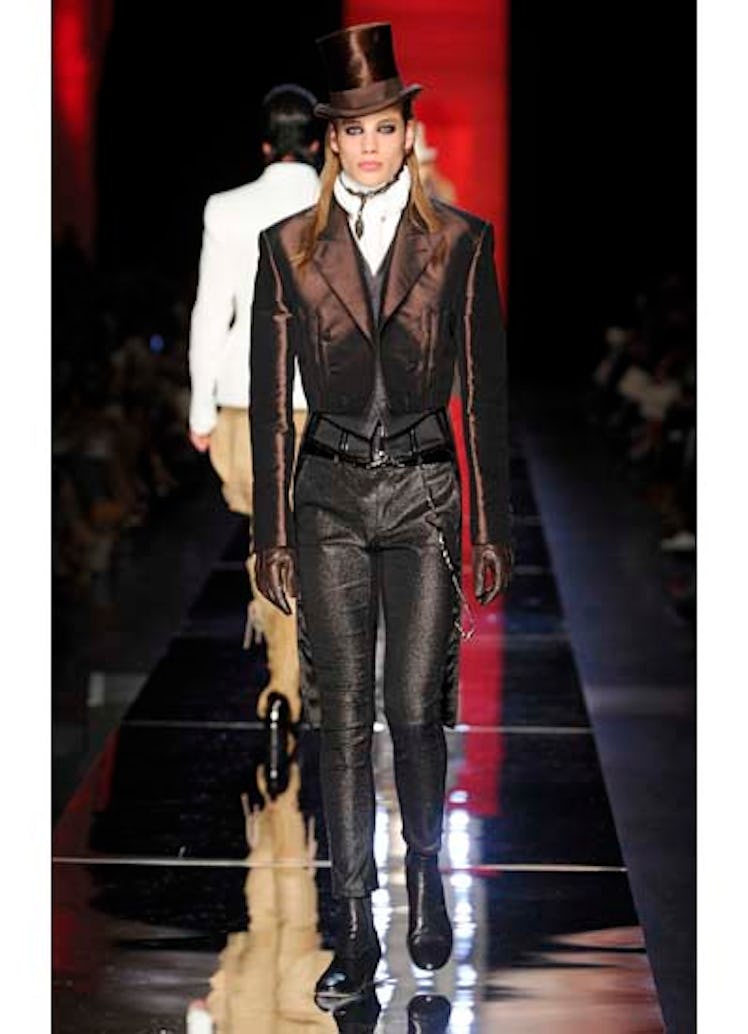 fass-jean-paul-gaultier-couture-2012-runway-22-v.jpg