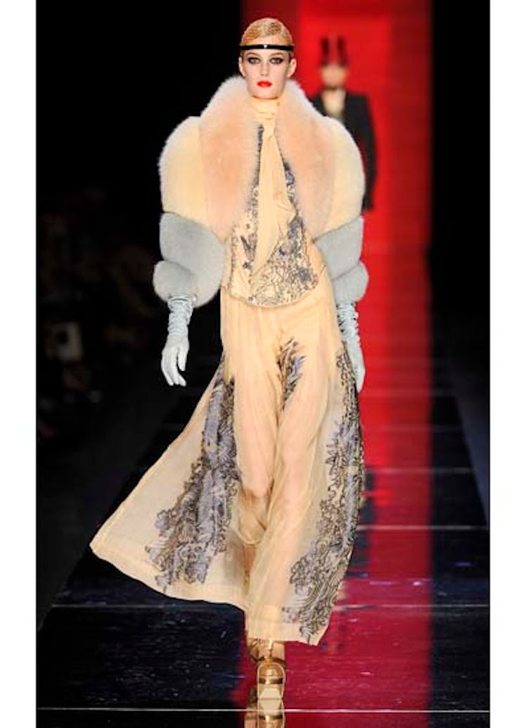 fass-jean-paul-gaultier-couture-2012-runway-24-v.jpg