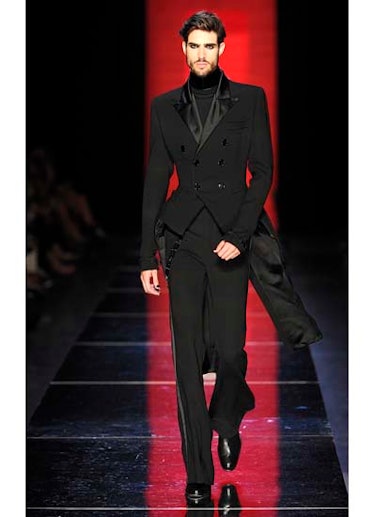 fass-jean-paul-gaultier-couture-2012-runway-36-v.jpg