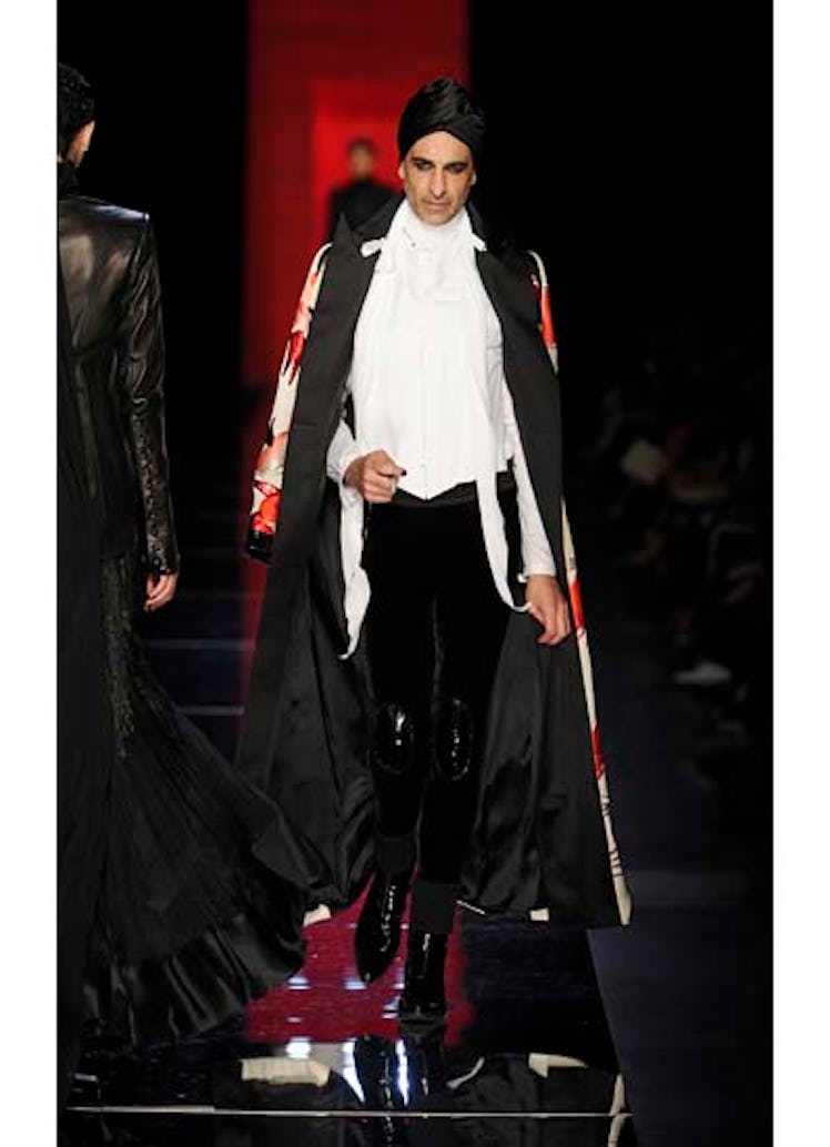 fass-jean-paul-gaultier-couture-2012-runway-35-v.jpg