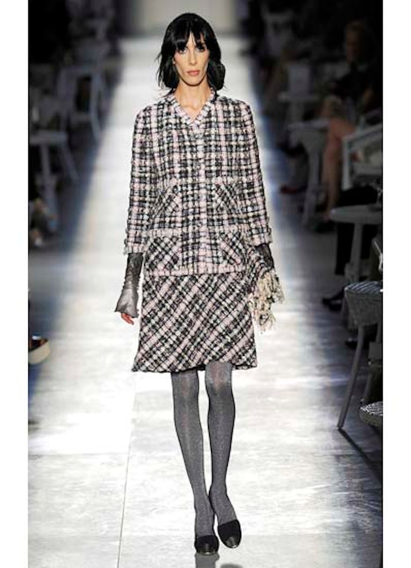 fass-chanel-couture-2012-runway-01-v.jpg